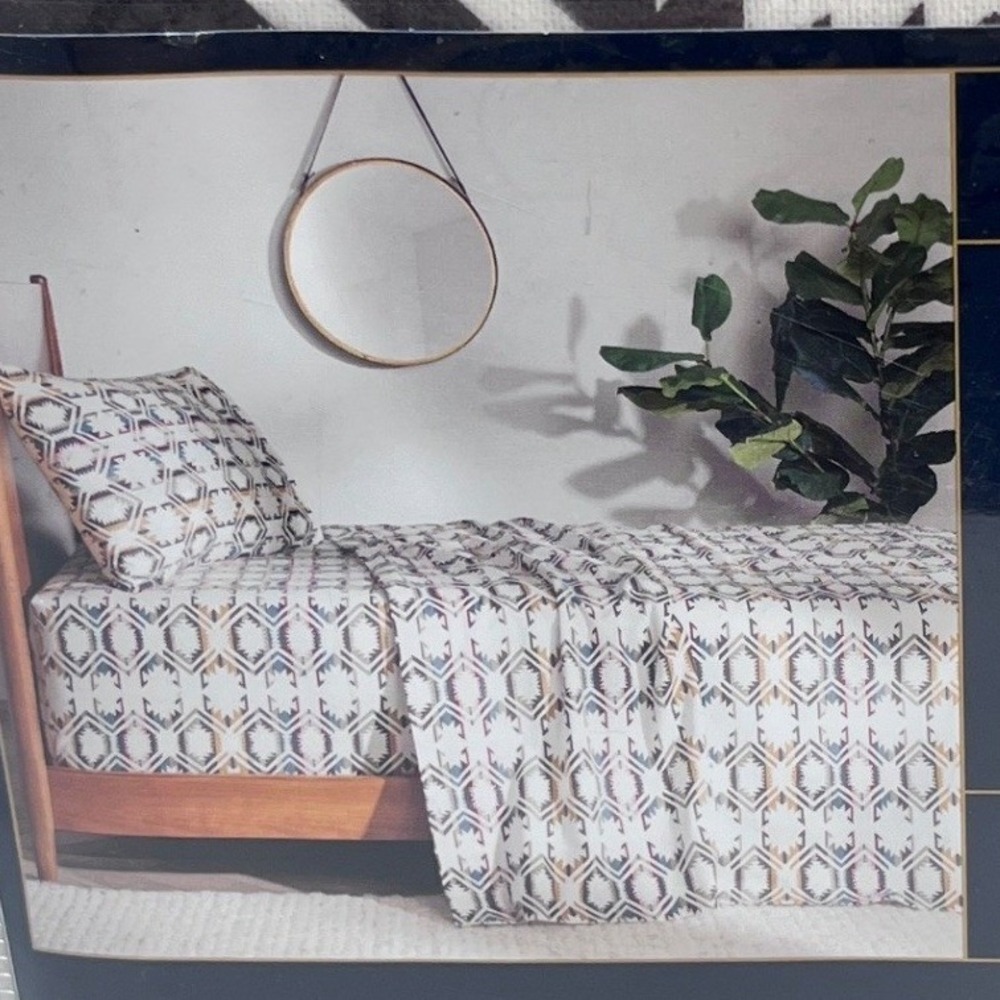 Pendleton Twin Flannel Sheet Set White Sand Aztec 100% Cotton 3 Pc New Cabin - Picture 3 of 7